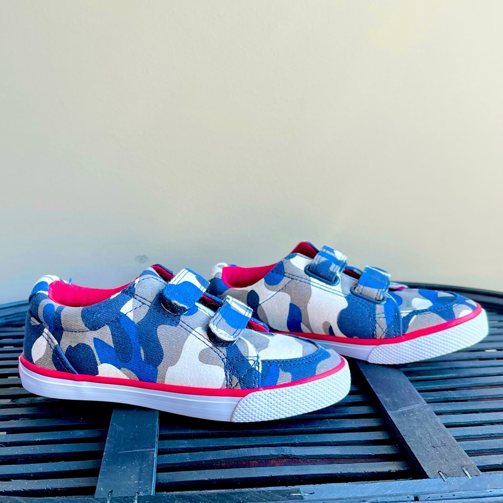 NWOT Hanna Andersson Blue Gray Camo Sneakers